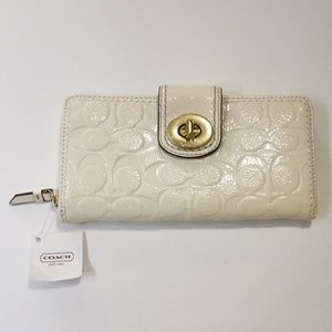 NWT Coach White Leather Woman's Wallet